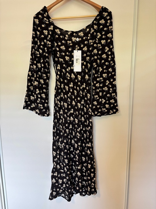 SNDYS Black Daisy Floral Maxi Dress Size 2 Billow Sleeve Milkmaid Dark Soft Girl - Picture 9 of 15